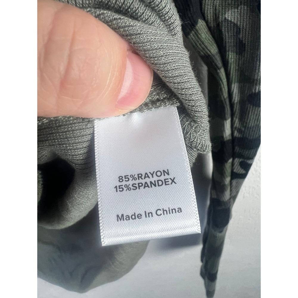 Evereve Camouflage Ribbed Henley Top Size Small Long‎ Sleeve Casual - Picture 5 of 9